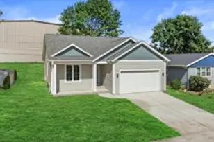 772 Eastern Ave, West Bend, WI 53095 - Photo 1