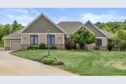 5465 S Baneberry Ct, New Berlin, WI 53146 - Photo 1