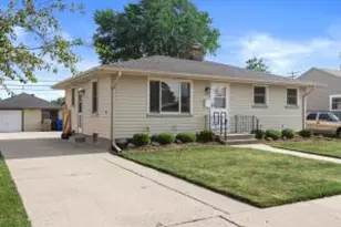 1819 24th St, Kenosha, WI 53140 - Photo 1