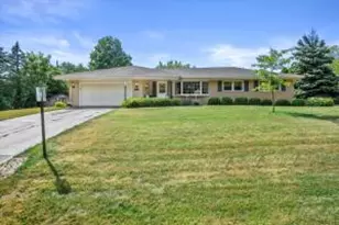 4575 Lincrest Dr, Brookfield, WI 53045 - Photo 1