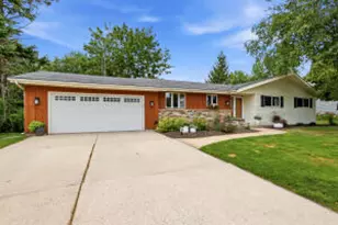 1020 S Washington Dr, Howards Grove, WI 53083 - Photo 1