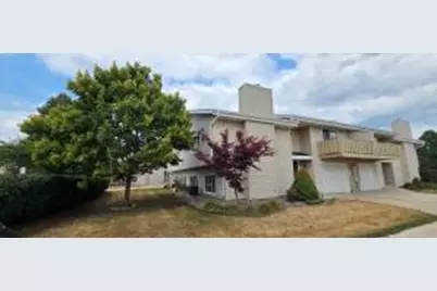 6461 S Crabapple Ct, Oak Creek, WI 53154 - Photo 1