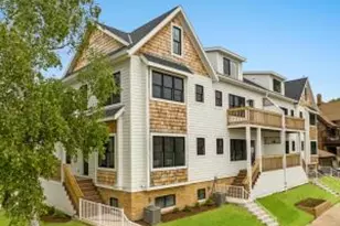 2604 E Park Pl, Milwaukee, WI 53211 - Photo 1