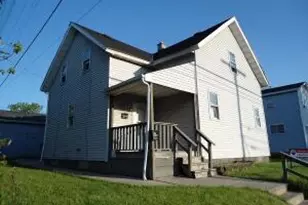 922 N Memorial Dr, Racine, WI 53404 - Photo 1