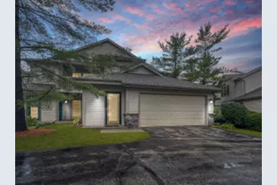2264  Circle Ridge Rd, Delafield, WI 53018 - Photo 1