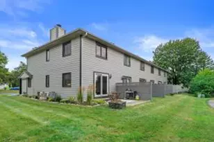 801 S Imperial Dr, Hartland, WI 53029 - Photo 1