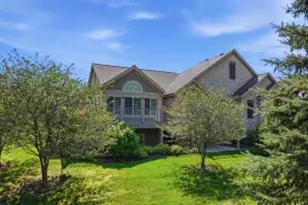 W250N4997 William Dr, Sussex, WI 53072 - Photo 1