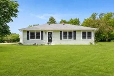8991 S 29th St, Franklin, WI 53132 - Photo 1