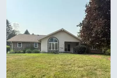 5320 W Lake Dr, West Bend, WI 53095 - Photo 1