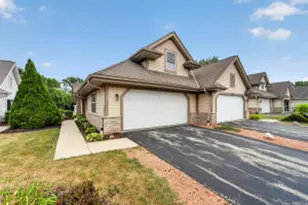 4810 S Waterview Ct, Greenfield, WI 53220 - Photo 1
