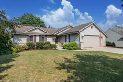 W145N10546  Heritage Hills Pkwy, Germantown, WI 53022 - Photo 1