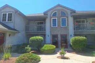 817 Quinlan Dr, Pewaukee, WI 53072 - Photo 1
