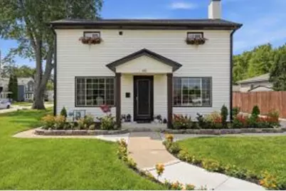 48 S Worthington St, Oconomowoc, WI 53066 - Photo 1