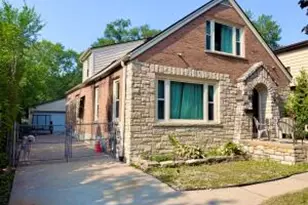 2506 W Ramsey Ave, Milwaukee, WI 53221 - Photo 1