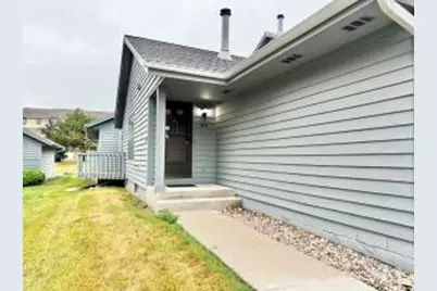 385  Lexington Ct, Pewaukee, WI 53072 - Photo 1