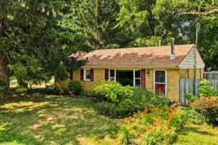 2714 Sunrise Rd, Racine, WI 53402 - Photo 1