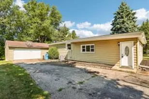 1422 N 2nd St, Watertown, WI 53098 - Photo 1