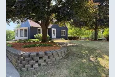 10431 W Courtland Ave, Wauwatosa, WI 53225 - Photo 1
