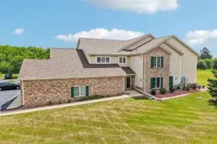 4575 S 124th St, New Berlin, WI 53151 - Photo 1