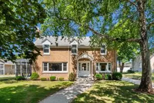 1212 Fairmont Ln, Manitowoc, WI 54220 - Photo 1