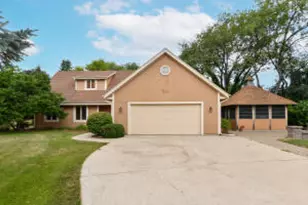 W270N6983 Woodland Oaks Dr, Lisbon, WI 53089 - Photo 1