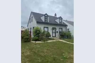 4753 N 19th Pl, Milwaukee, WI 53209 - Photo 1