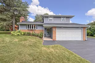 N51W16590 Fair Oak Ct, Menomonee Falls, WI 53051 - Photo 1
