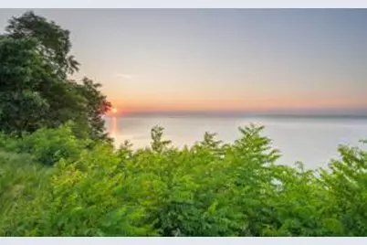 580  Lake Shore Rd, Grafton, WI 53024 - Photo 1