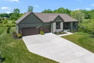 W194N15787 E Gate Ct, Jackson, WI 53037 - Photo 1