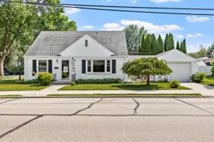 1237 Ashland Ave, Sheboygan, WI 53081 - Photo 1