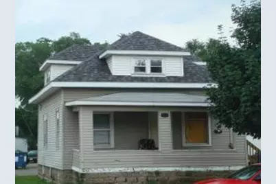 212  10th St, La Crosse, WI 54601 - Photo 1