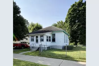 629  11th St, Winona, MN 55987 - Photo 1