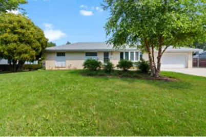 8826 S Patricia Blvd, Oak Creek, WI 53154 - Photo 1