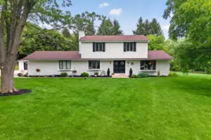 N8W27232 Woodridge Ln, Pewaukee, WI 53188 - Photo 1