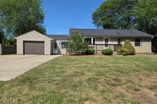1425 S Rock Pl, New Berlin, WI 53151 - Photo 1