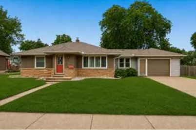 136 S Maple St, Oconomowoc, WI 53066 - Photo 1
