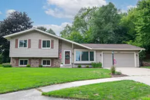 2909 Berkshire Ct, Waukesha, WI 53188 - Photo 1