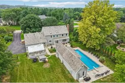 165  Hickory Dr, Delafield, WI 53018 - Photo 1