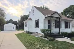 2811 S 88th St, West Allis, WI 53227 - Photo 1