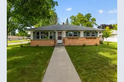 916  Jefferson St, West Bend, WI 53090 - Photo 1