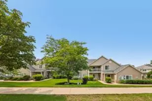 1038 River Pl Blvd, Waukesha, WI 53189 - Photo 1