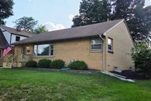 2527 S 82nd St, West Allis, WI 53219 - Photo 1