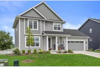 814  Burr Oak Ct, Oconomowoc, WI 53066 - Photo 1