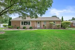 S21W23053 Hillside Dr, Waukesha, WI 53186 - Photo 1