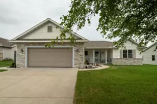 213 Gosdeck Ln, Johnson Creek, WI 53038 - Photo 1