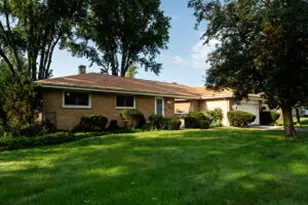 N57W15523 El Camino Dr, Menomonee Falls, WI 53051 - Photo 1
