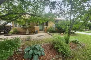918 Oregon St, Racine, WI 53405 - Photo 1