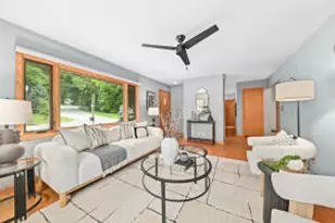 11707 W Oxford Pl, Wauwatosa, WI 53226 - Photo 1