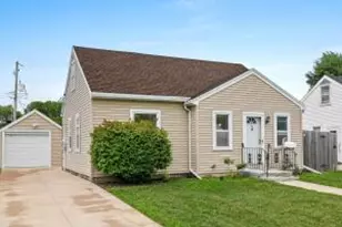 419 S 30th St, Manitowoc, WI 54220 - Photo 1