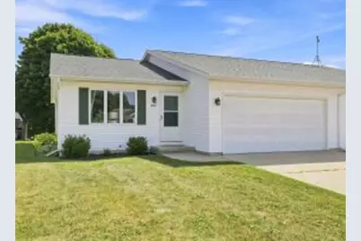 2033  Kellner St, Manitowoc, WI 54220 - Photo 1